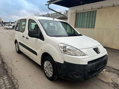 Weiß Gebraucht 2009 Peugeot Partner Van / Kleinbus | € 3.490