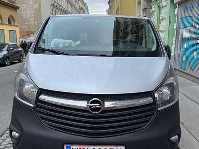 Gebraucht Opel Vivaro S 125 PS (91 kW) 2018 Silber Van / Kleinbus