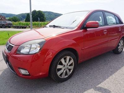 Rot Gebraucht 2010 Kia Rio Active Limousine | € 1.000