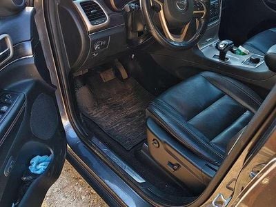 Grau Gebraucht 2014 Jeep Grand Cherokee Limited SUV | € 13.700 (Etwas zu teuer)