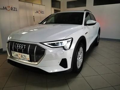 Weiss metallic Gebraucht 2021 Audi e-tron Business SUV | € 45.000