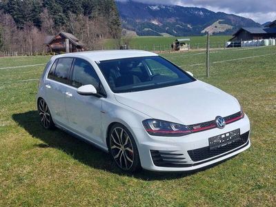 gebraucht VW Golf GTI 20 TSI DSG Performance