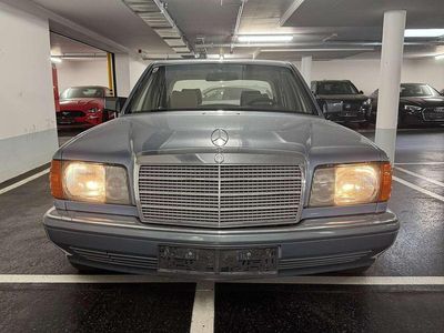 Grau Gebraucht 1988 Mercedes 300 SE Limousine | € 9.500