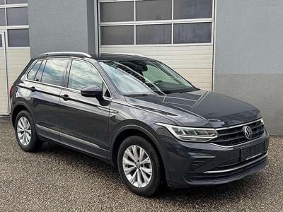Grau Gebraucht 2023 VW Tiguan Life SUV | € 30.990 (Superpreis)