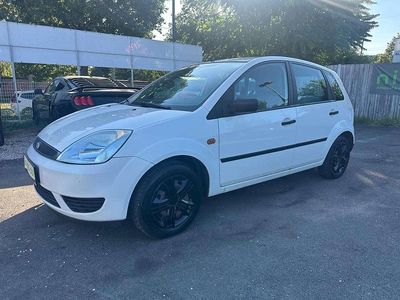 Weiß Gebraucht 2003 Ford Fiesta Ambiente Kleinwagen | € 1.990 (Etwas zu teuer)