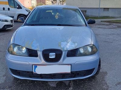 Blau Gebraucht 2004 Seat Ibiza Limousine | € 1.000 (Fairer Preis)