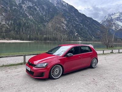 Rot Gebraucht 2016 VW Golf VII GTD Limousine | € 21.900 (Teuer)