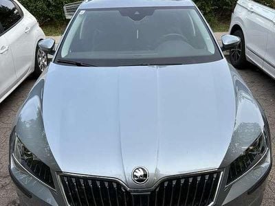 Grau Gebraucht 2018 Skoda Superb Style Kombi | € 18.999 (Superpreis)