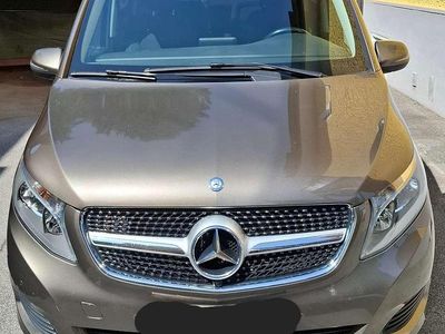 Grau Gebraucht 2016 Mercedes 220 Exclusive Kombi | € 44.500 (Teuer)