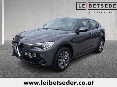 Grau Gebraucht 2017 Alfa Romeo Stelvio Super SUV | € 21.900 (Teuer)