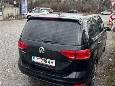 Gebraucht 2017 VW Touran Trendline Van / Kleinbus | € 17.990 (Etwas zu teuer)