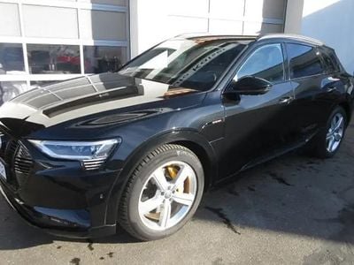 Schwarz metallicperleffektno Gebraucht 2020 Audi e-tron Advanced SUV | € 34.900 (Fairer Preis)