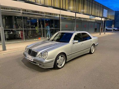 Mercedes E320