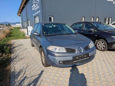 Grau Gebraucht 2007 Renault Mégane II Limousine | € 2.000