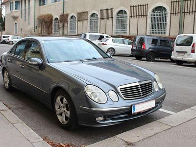 Gebraucht Mercedes E200 Avantgarde 122 PS (89 kW) 2006 Blau Limousine