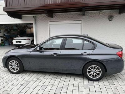 Grau Gebraucht 2015 BMW 320 Limousine | € 21.500 (Fairer Preis)