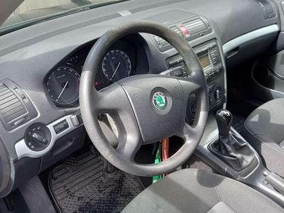 Schwarz Gebraucht 2008 Skoda Octavia Limousine | € 4.800