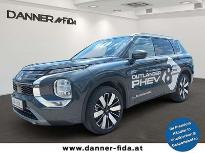 Grau Gebraucht 2025 Mitsubishi Outlander P-HEV SUV | € 55.900