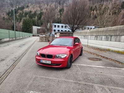 Rot Gebraucht 2010 BMW 120 Kleinwagen | € 6.900