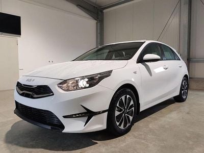 Weiß Neu 2025 Kia Ceed Kleinwagen | € 22.543 (Fairer Preis)