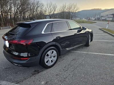 Gebraucht Audi e-tron Business 300 kW (408 PS) 2022 Schwarz SUV