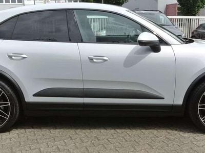 Grau Gebraucht 2025 Porsche Macan 4 Electric SUV | € 88.900