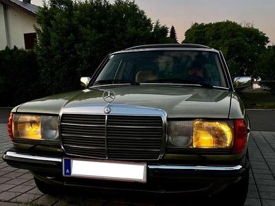Gebraucht Mercedes 300 88 PS (64 kW) 1983 Grün Limousine