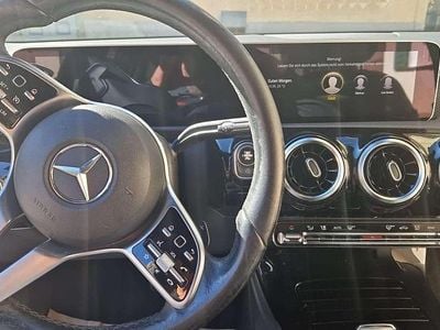 Grau Gebraucht 2017 Mercedes 180 Limousine | € 18.500