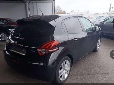 Schwarz Gebraucht 2017 Peugeot 208 Kleinwagen | € 6.799 (Superpreis)