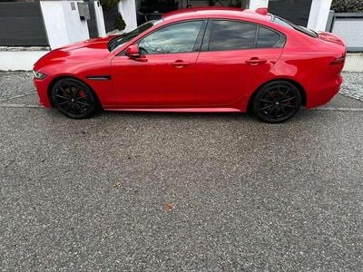 Rot Gebraucht 2019 Jaguar XE S Limousine | € 29.000