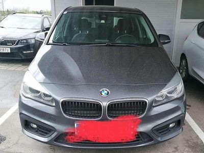 Grau Gebraucht 2017 BMW 216 Kombi | € 5.900