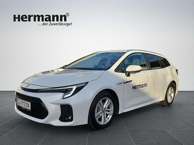 Weiß Gebraucht 2024 Suzuki Swace GLX Kombi | € 24.990