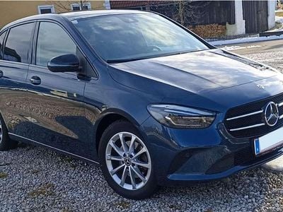 Gebraucht Mercedes B200 150 PS (110 kW) 2020 Blau Van / Kleinbus