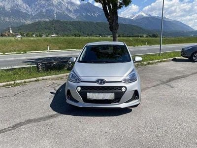 Gebraucht Hyundai i10 Comfort 67 PS (49 kW) 2017 Silber Kleinwagen