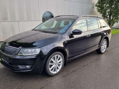 Schwarz Gebraucht 2016 Skoda Octavia Joy Kombi | € 6.000