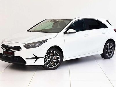Weiß Gebraucht 2024 Kia Ceed Gold Kleinwagen | € 28.900