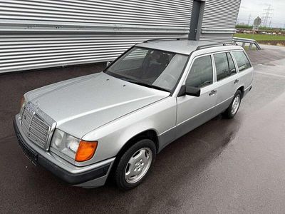 Silber Gebraucht 1993 Mercedes 200 Kombi | € 6.500