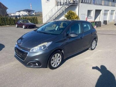 Gebraucht Peugeot 208 Style 82 PS (60 kW) 2016 Grau Kleinwagen