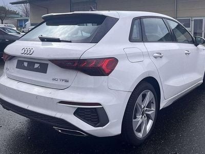 Gebraucht Audi A3 S-Line 110 PS (80 kW) 2023 Weiß Limousine