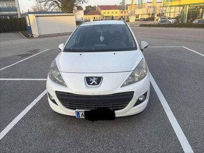 Gebraucht Peugeot 207 73 PS (53 kW) 2012 Limousine