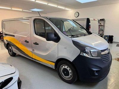 Grau Gebraucht 2019 Opel Vivaro Van / Kleinbus | € 7.800