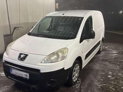 Weiß Gebraucht 2011 Peugeot Partner Van / Kleinbus | € 3.800