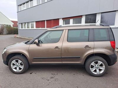 Braun Gebraucht 2013 Skoda Yeti Outdoor Ambition SUV | € 6.990