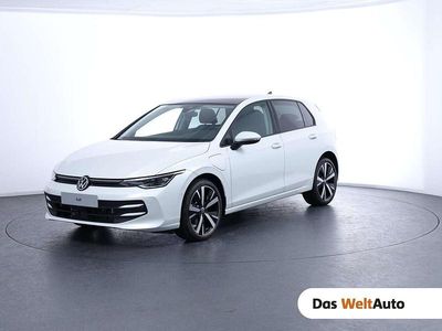 Weiß Neu 2025 VW Golf Limousine | € 34.770 (Etwas zu teuer)