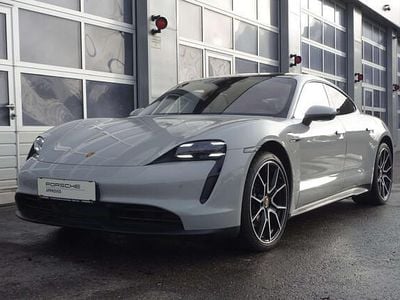 Grau Gebraucht 2023 Porsche Taycan Limousine | € 84.900