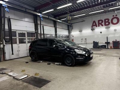 Gebraucht Ford S-MAX Business Edition 140 PS (102 kW) 2013 Van / Kleinbus