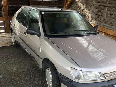 Gebraucht Peugeot 306 64 PS (47 kW) 1994 Beige Limousine