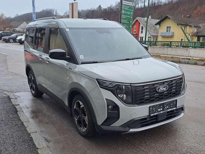 Grau Gebraucht 2024 Ford Tourneo Courier Active Van / Kleinbus | € 19.900