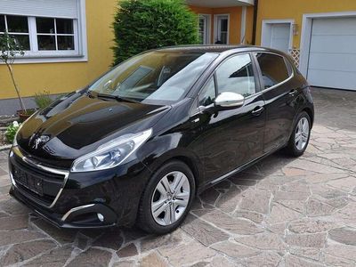 Schwarz Gebraucht 2017 Peugeot 208 Style Kleinwagen | € 9.890 (Teuer)