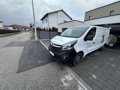 Gebraucht Opel Vivaro 125 PS (91 kW) 2017 Weiß Van / Kleinbus